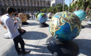 100 Globes in Piazza Duomo - Lombardy - Italy