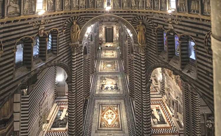 Scopertura estiva pavimento Duomo Siena - Toscana